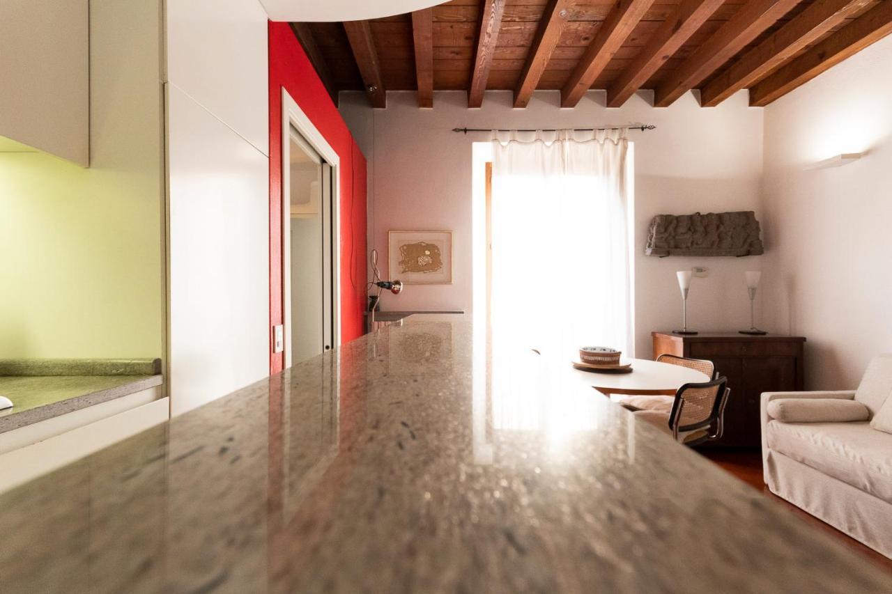 Anfiteatro Apartment In Brera Milan Luaran gambar