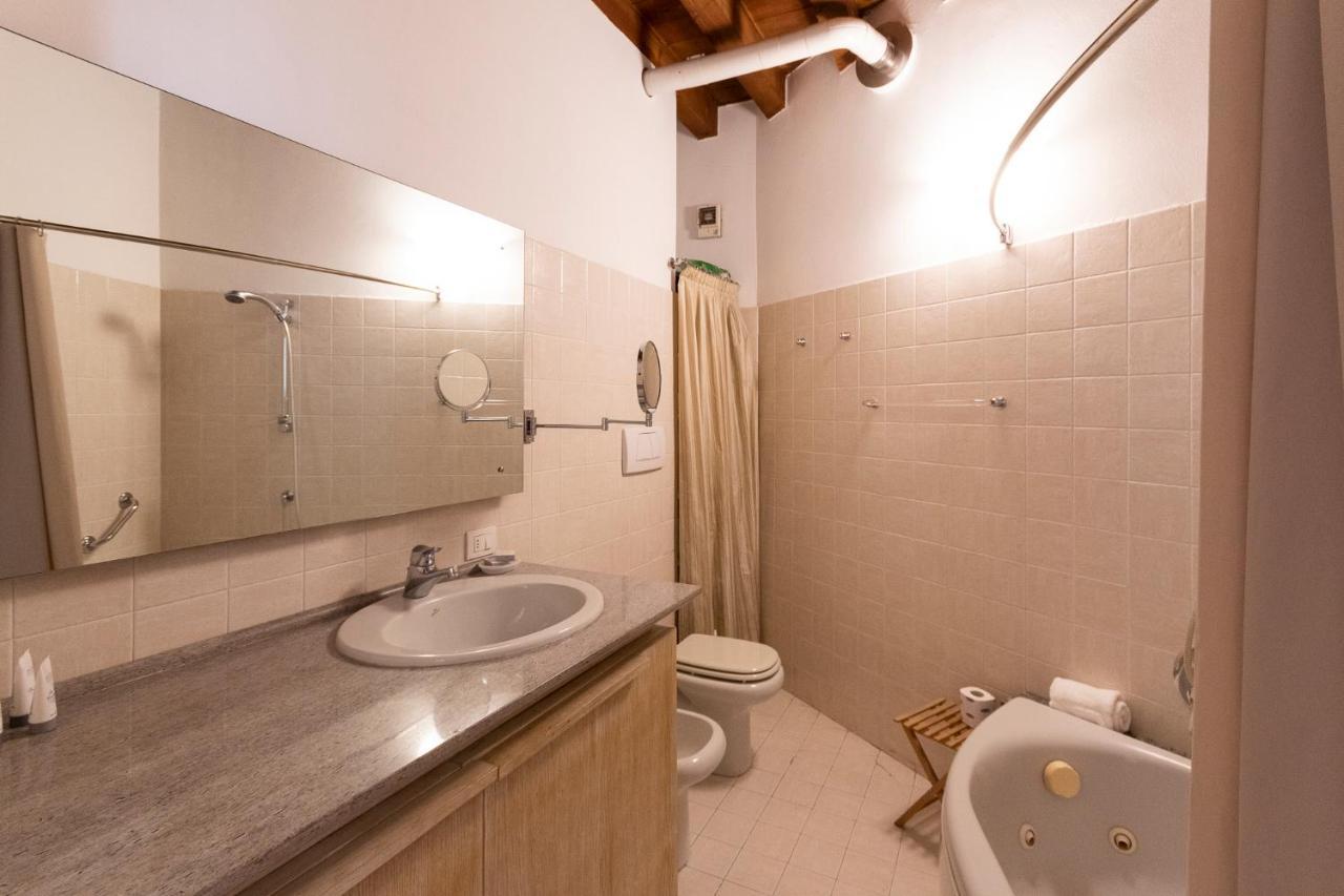 Anfiteatro Apartment In Brera Milan Luaran gambar