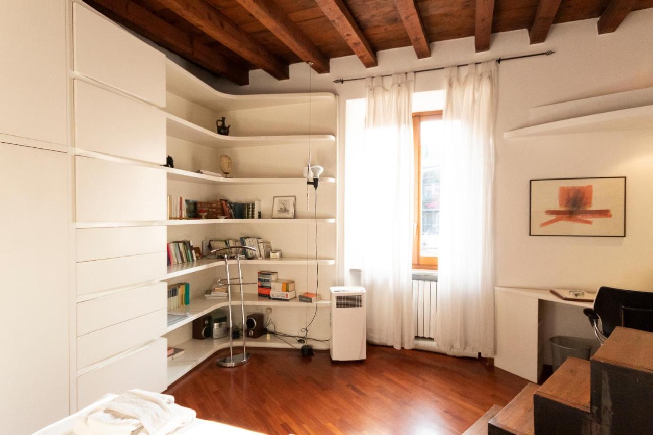 Anfiteatro Apartment In Brera Milan Luaran gambar