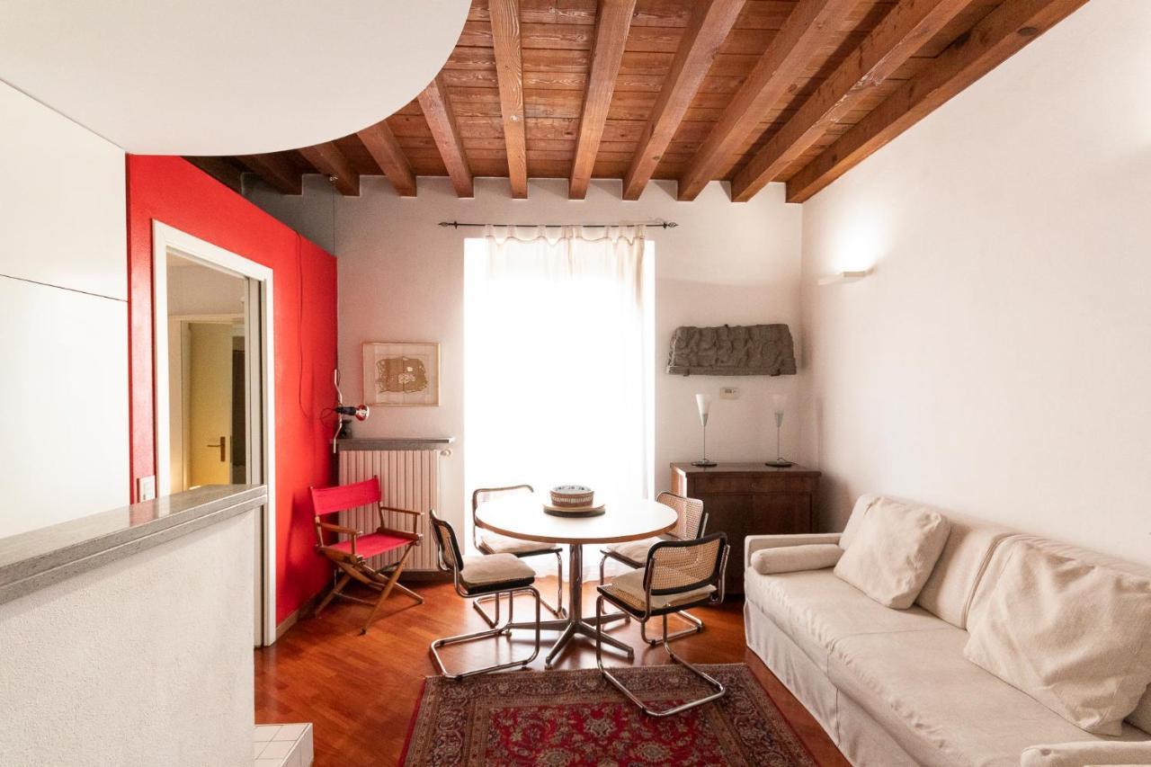 Anfiteatro Apartment In Brera Milan Luaran gambar