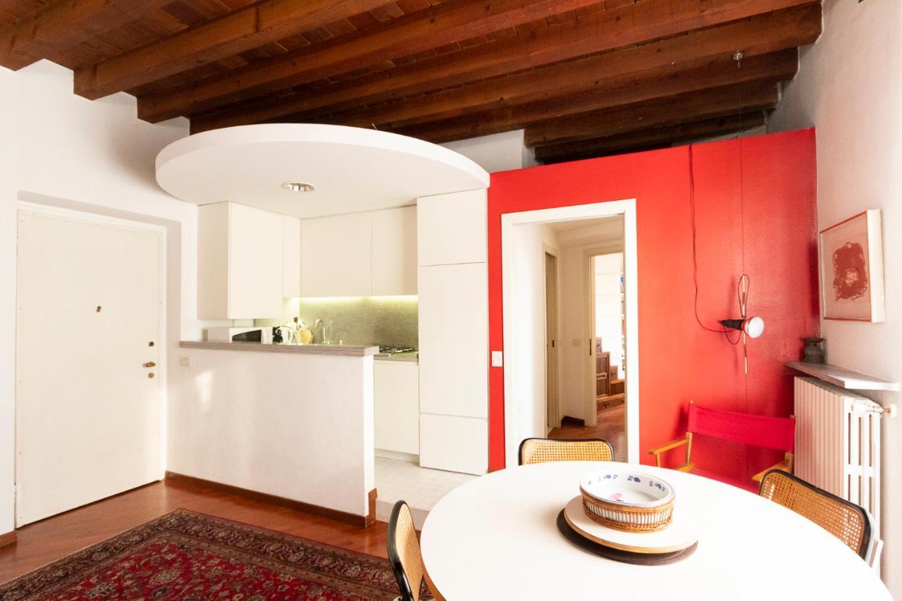 Anfiteatro Apartment In Brera Milan Luaran gambar