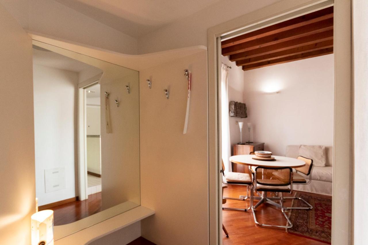 Anfiteatro Apartment In Brera Milan Luaran gambar