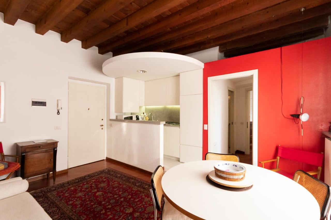 Anfiteatro Apartment In Brera Milan Luaran gambar