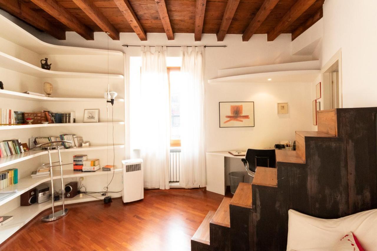 Anfiteatro Apartment In Brera Milan Luaran gambar